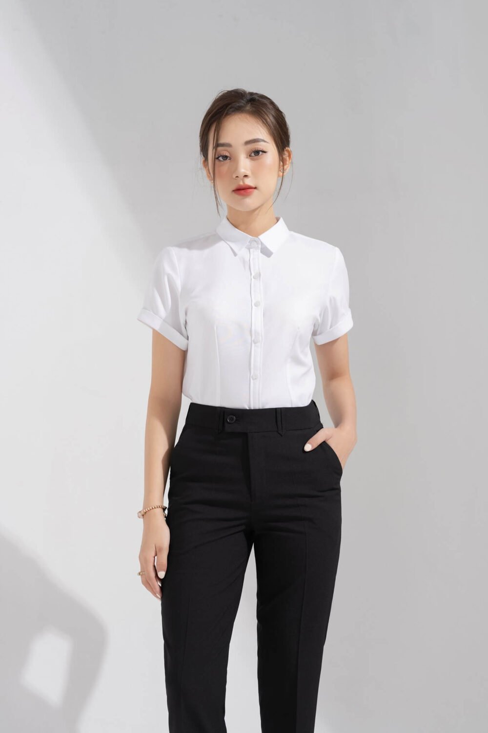 Sơ mi classic Kate cafe tay ngắn