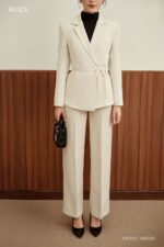 Áo khoác KBF030 kem pc1