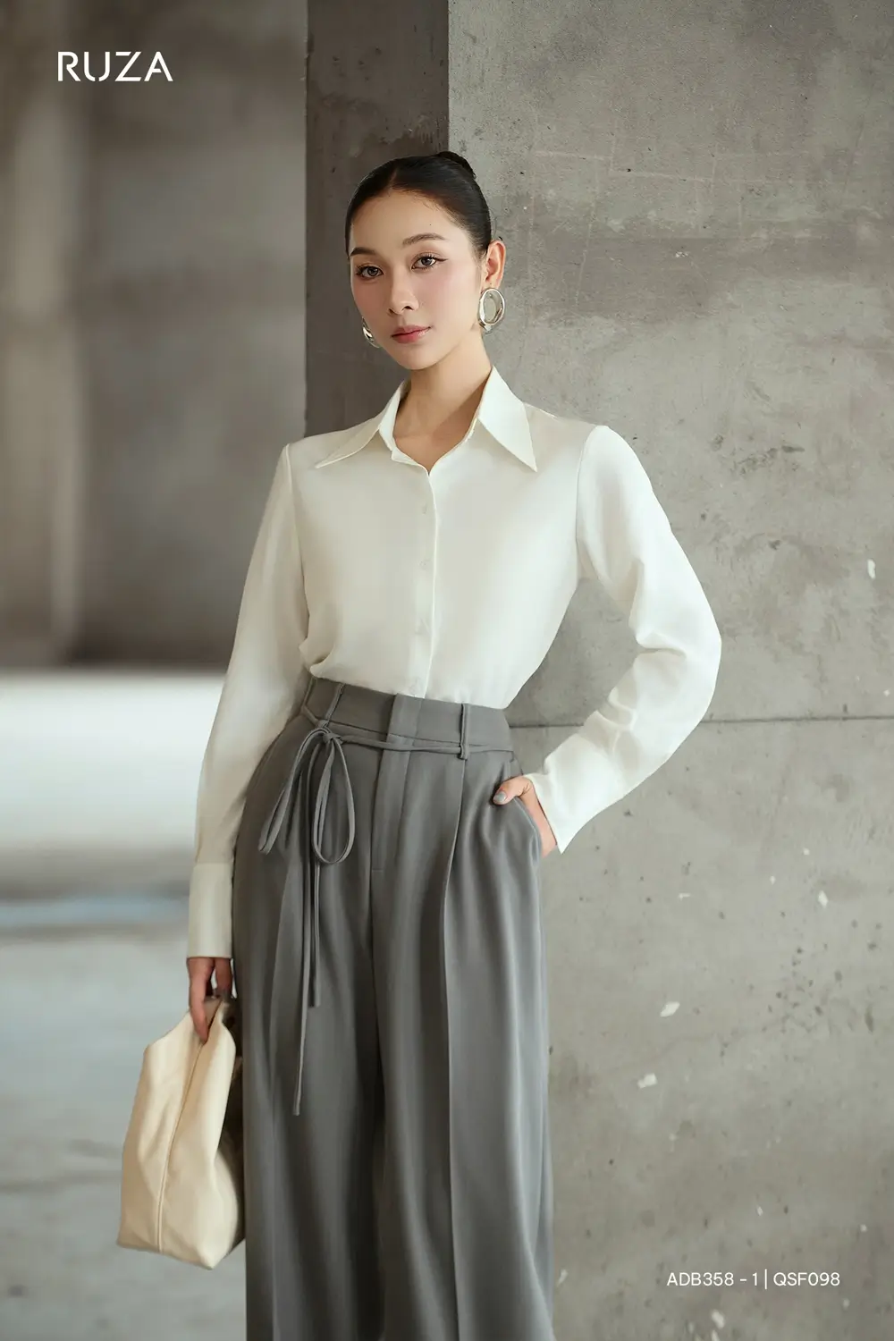 LOOKBOOK 3 CENTER STAGE 2